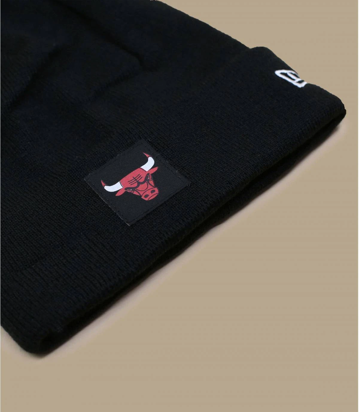 NEW ERA Beanie Team Cuff Bulls Black 2 NEW ERA Beanie Team Cuff Bulls Black – Image 2