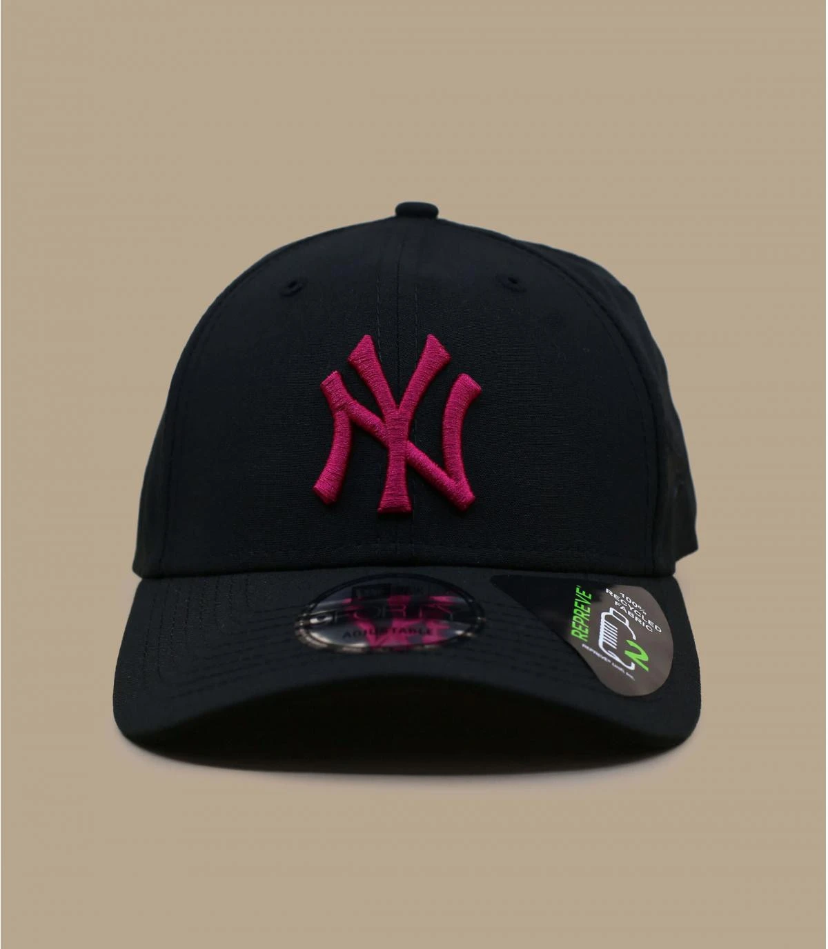 NEW ERA Casquette Black Base 940 NY Pink 1 NEW ERA Casquette Black Base 940 NY Pink