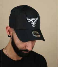 NEW ERA Casquette Black White 940 Bulls