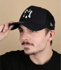 NEW ERA Casquette Trucker Team Camo Infill NY Navy