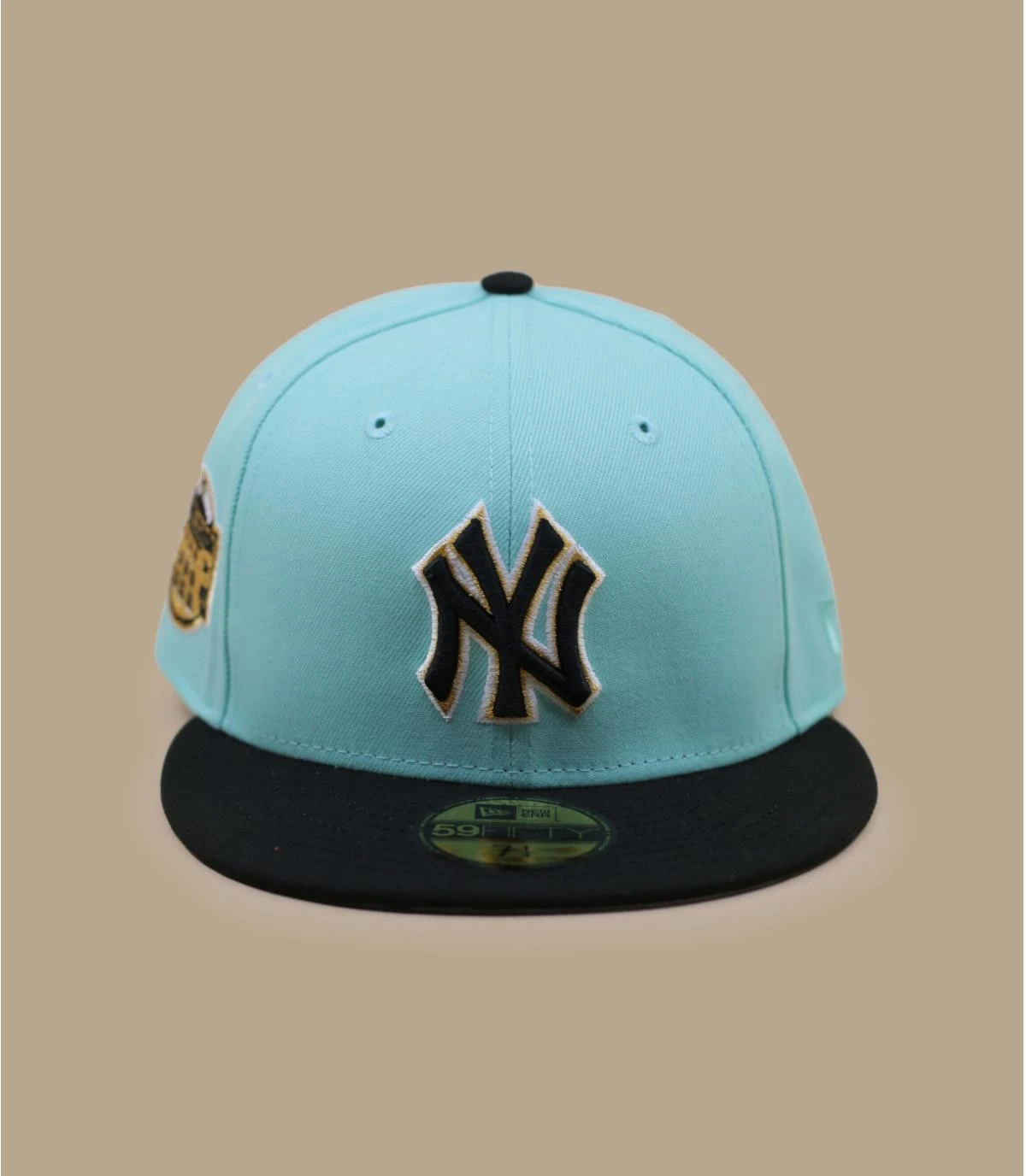 NEW ERA Side Patch 59Fifty New York Yankees Blue Tint Black 2 NEW ERA Side Patch 59Fifty New York Yankees Blue Tint Black – Image 2